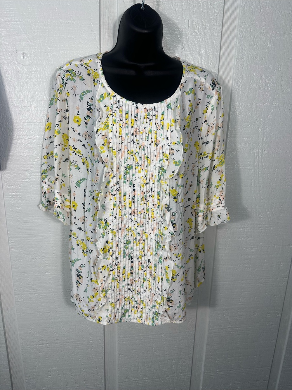 Lucky Brand White and Yellow Floral Top Size XL EUC